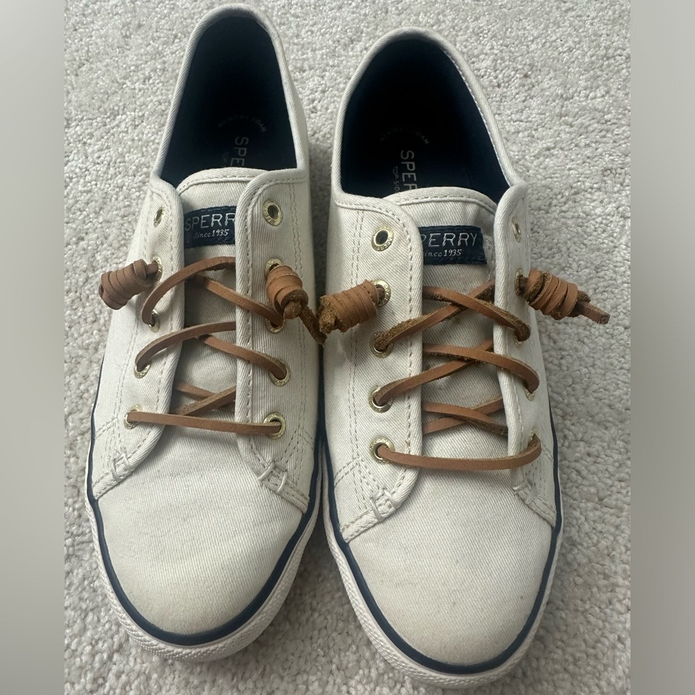 SPERRY low top off white sneakers. Size 8.5